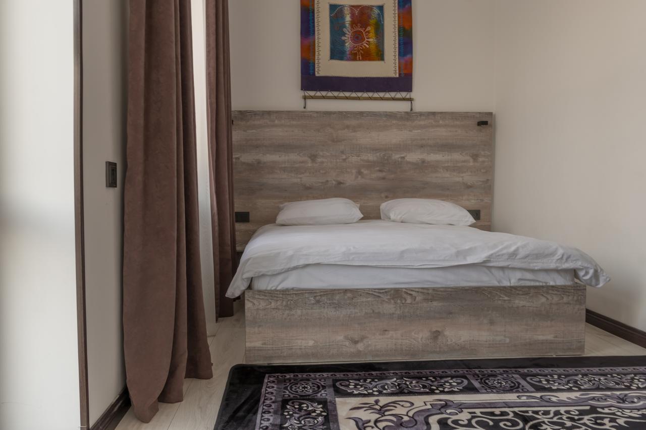 Home Guest Residence Bisjkek Rom bilde